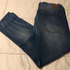 Men’s jean worn once great condition.